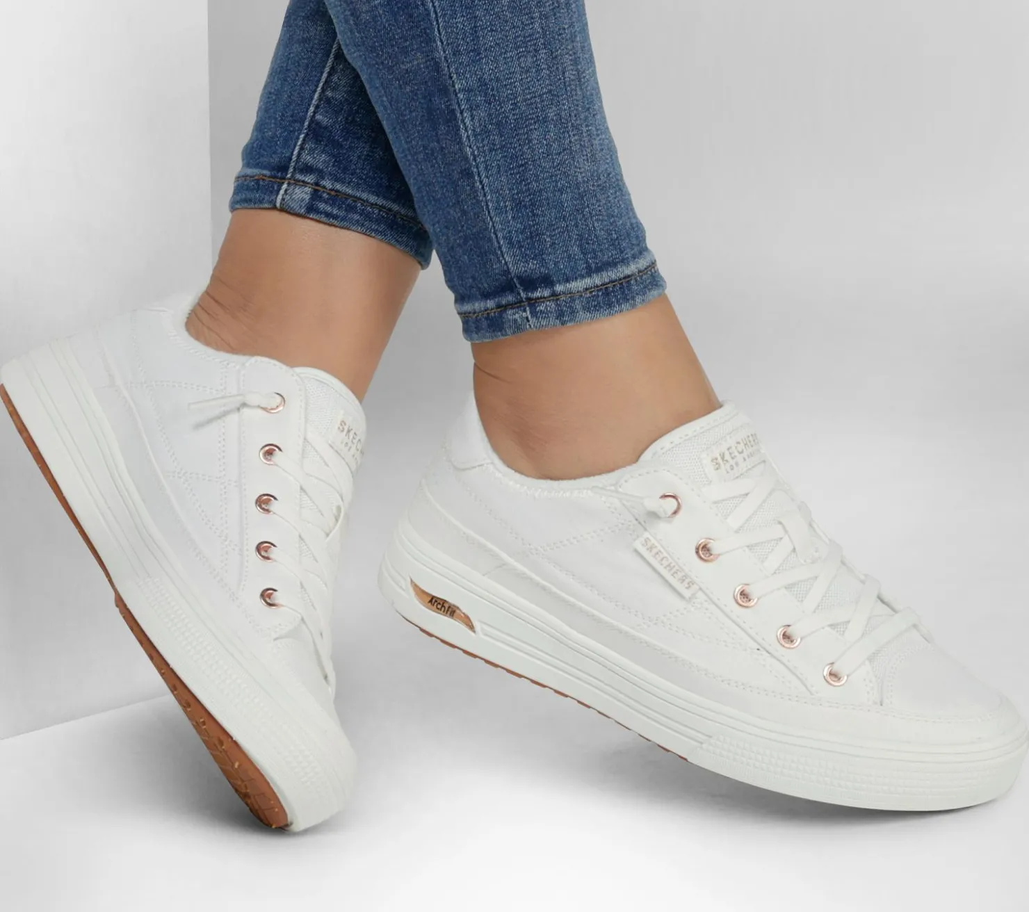 Slip-Ons|Canvas Shoes<SKECHERS Arch Fit Arcade - Meet Ya There WHITE