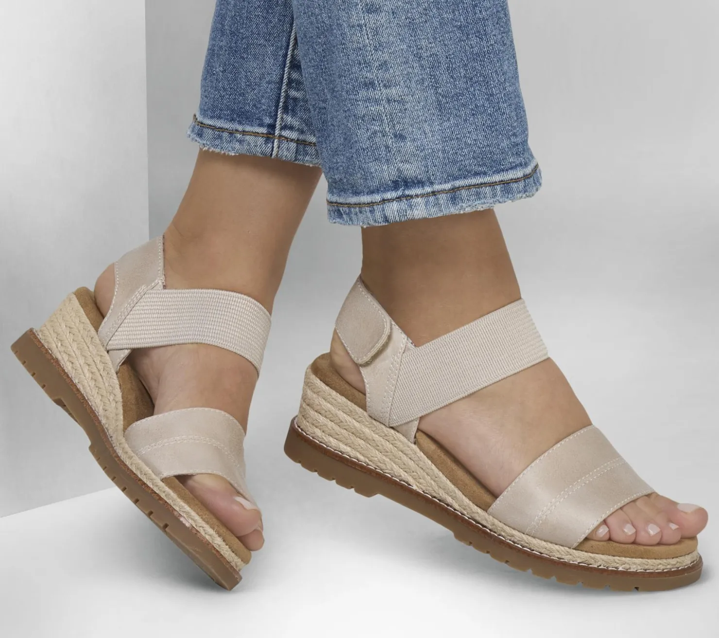 Wedges|Sandals<SKECHERS BOBS Desert Chill - City Scapes OFF WHITE