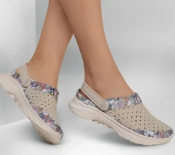 Slip-Ons<SKECHERS Foamies: GO WALK 7 - Puppy Party TAUPE / MULTI
