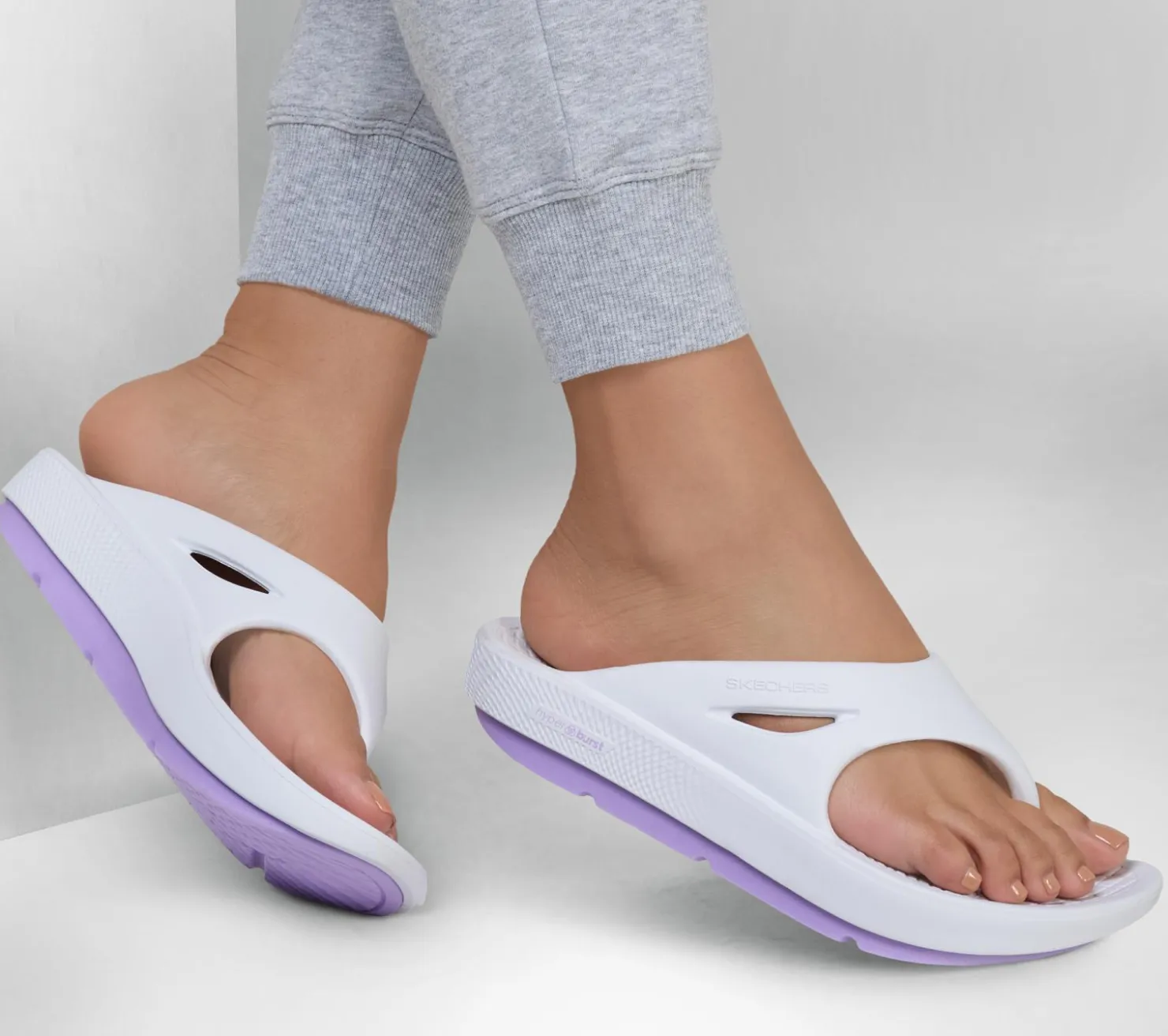 Sandals<SKECHERS GO RECOVER Refresh - Contend WHITE / LAVENDER