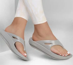 Sandals<SKECHERS GO RECOVER Refresh - Glitzy GRAY