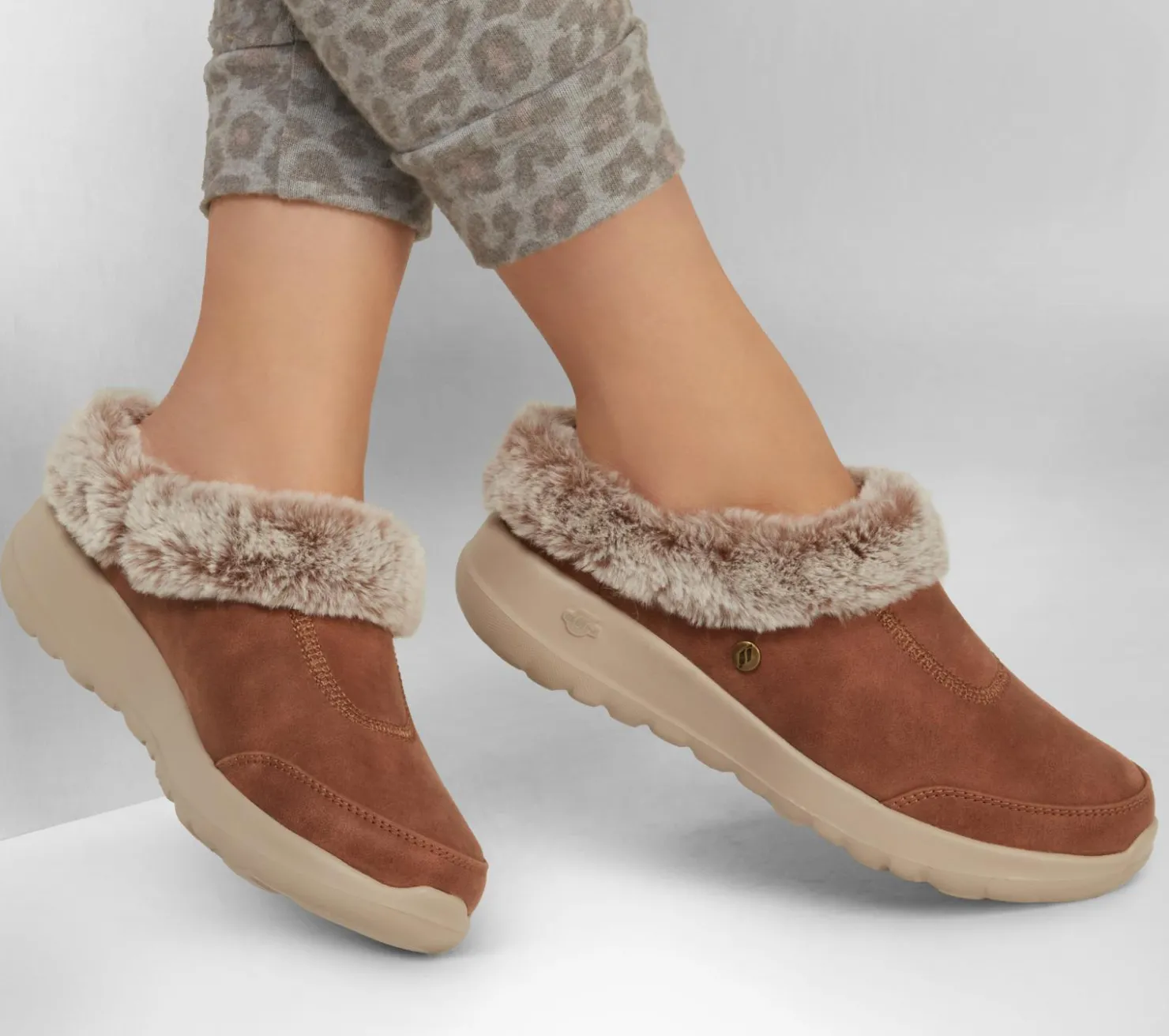 Slippers|Slip-Ons<SKECHERS GO Lounge: On-the-GO Joy - Gratify CHESTNUT
